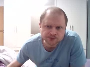 Screenshot from 1lllionheart webcams