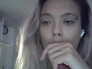 Screenshot from 33tinarose webcams