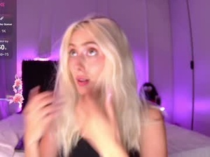 Screenshot from 7loren_wood7 webcams