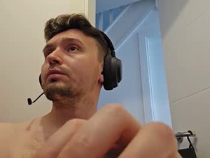 Screenshot from 8inchdude93 webcams