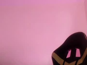 Screenshot from _honeylush_ webcams