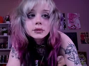 Screenshot from _lollyshy_ webcams