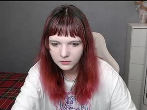 Screenshot from _lucy_666 webcams