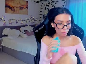 Screenshot from _lunara_adams_ webcams