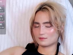 Screenshot from _meow_neko_ webcams