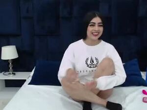 Screenshot from _miaa_monroe webcams