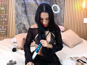 Screenshot from _samara_smith webcams