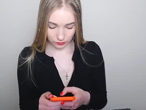 Screenshot from _snow_queen__ webcams