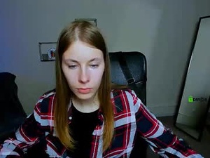 Screenshot from _tiana_moon webcams