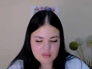 Screenshot from _trisha_li webcams
