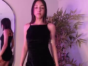 Screenshot from _violeta_owo_ webcams