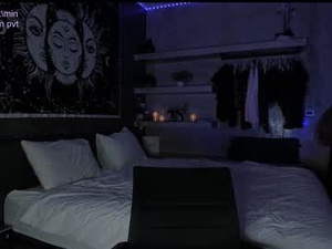 Screenshot from aaangel_dust webcams