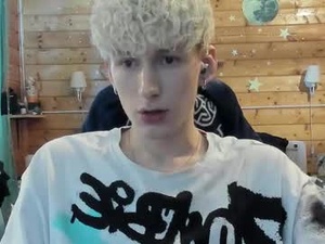 Screenshot from aaronswtor webcams