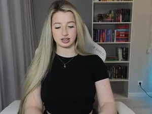Screenshot from aasshley webcams
