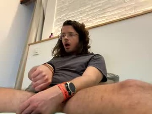 Screenshot from acroberts88 webcams