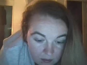 Screenshot from activee2324 webcams