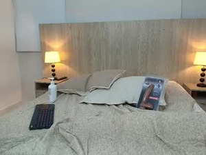 Screenshot from ada_noeimy webcams