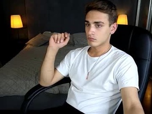 Screenshot from adam_gonzalez webcams