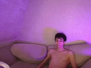 Screenshot from adam_kpoy webcams
