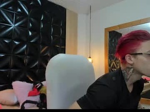 Screenshot from adam_skype webcams