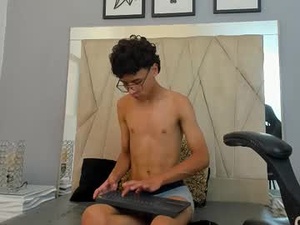 Screenshot from adams_bobby webcams