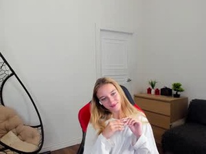 Screenshot from adelelyv webcams