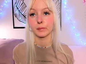 Screenshot from adelesilver webcams