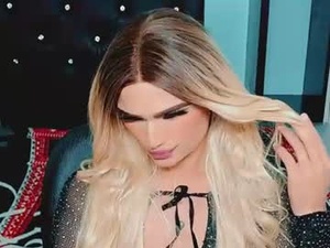 Screenshot from ades_hott webcams