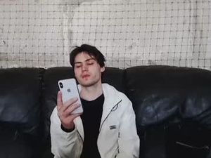 Screenshot from adrian_grey3 webcams