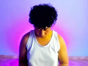 Screenshot from adrienyuliancorreacastro webcams