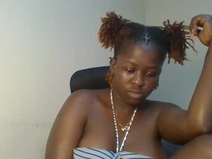 Screenshot from africaan_queen webcams