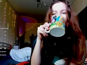 Screenshot from agata_in_wonderland webcams