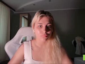 Screenshot from ah_hazyy webcams