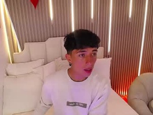 Screenshot from aiden_rivers_ webcams