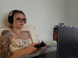 Screenshot from aimee_jay94 webcams