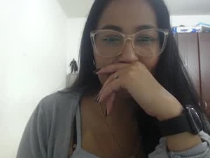 Screenshot from aisha_french webcams