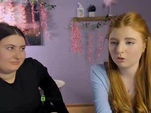 Screenshot from aiva_velvet webcams