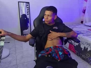 Screenshot from alaan_boy webcams