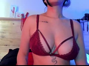 Screenshot from alahia_demon webcams