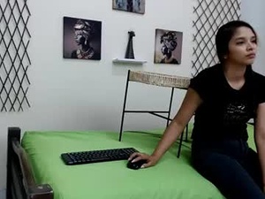 Screenshot from alanaskinny18 webcams