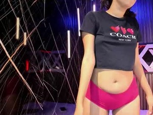 Screenshot from alanna_lima webcams