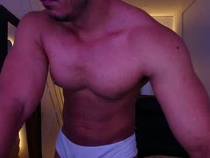 Screenshot from aleandrooo_ webcams