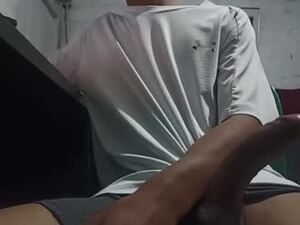 Screenshot from alejobedoya856 webcams