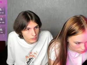 Screenshot from aleks_and_sofya webcams