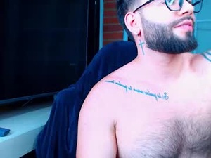 Screenshot from alessandro_alcala webcams