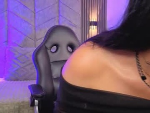 Screenshot from alessanndra_ webcams