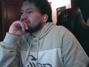 Screenshot from alevil_97 webcams