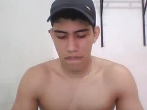 Screenshot from alex24xxs webcams