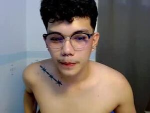 Screenshot from alex_cummer88 webcams