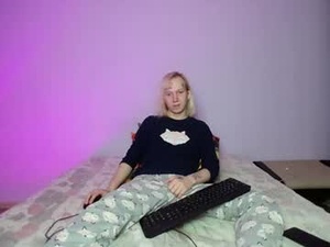 Screenshot from alex_foxy_man webcams